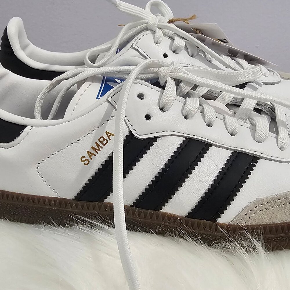 NWT - Adidas Samba Classic Sneakers – White/Black Suede – Unisex